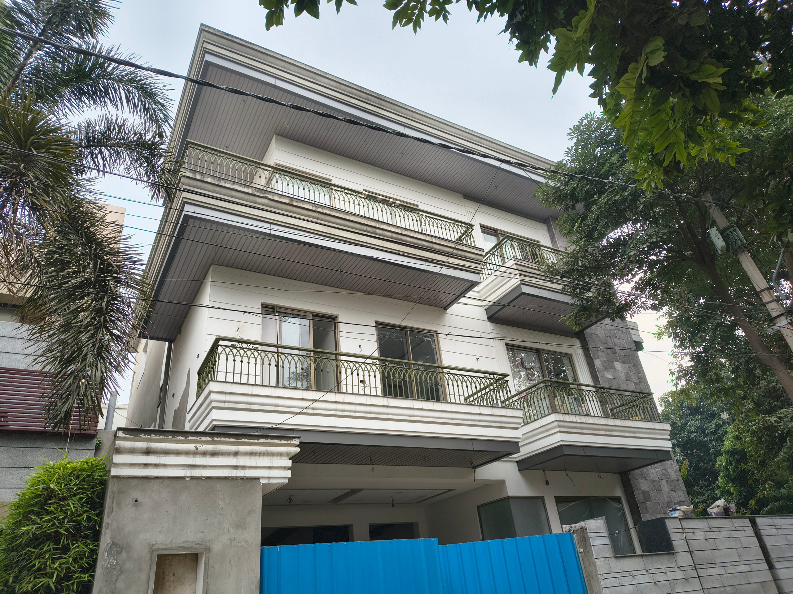 INDIVIDUAL CLASSICAL HOME 10,000 SQ.FT